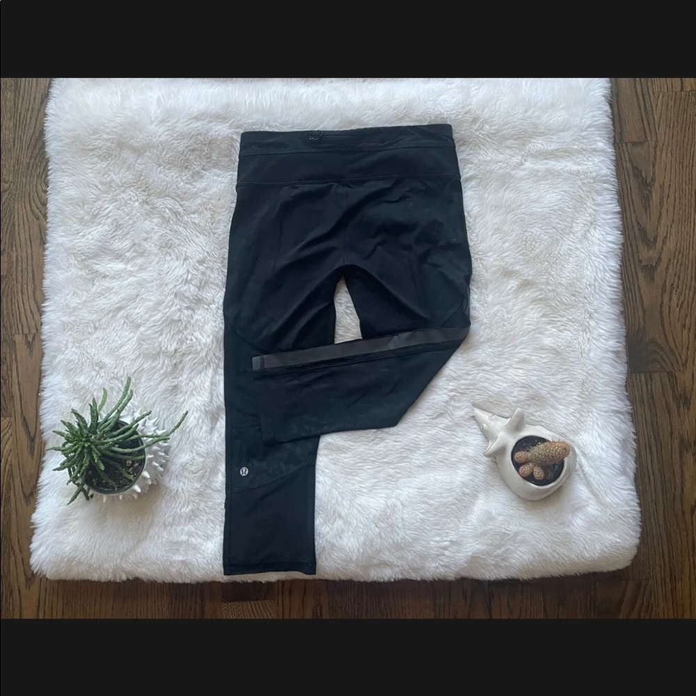 Lululemon Leggings Animal High Rise Mesh Size 6 Yoga Jogging Reflective Stripe